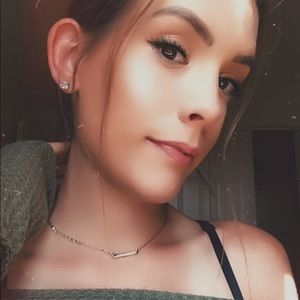 Meet your Posher, Bobbie